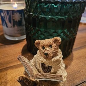 Boyds Bear Figurine Reading a Book